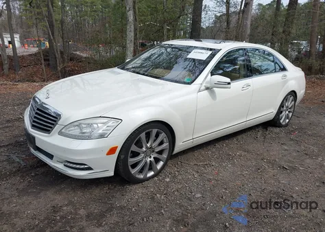 2013 Mercedes-Benz S 550 из США, поврежденный, VIN WDDNG7DB9DA505045